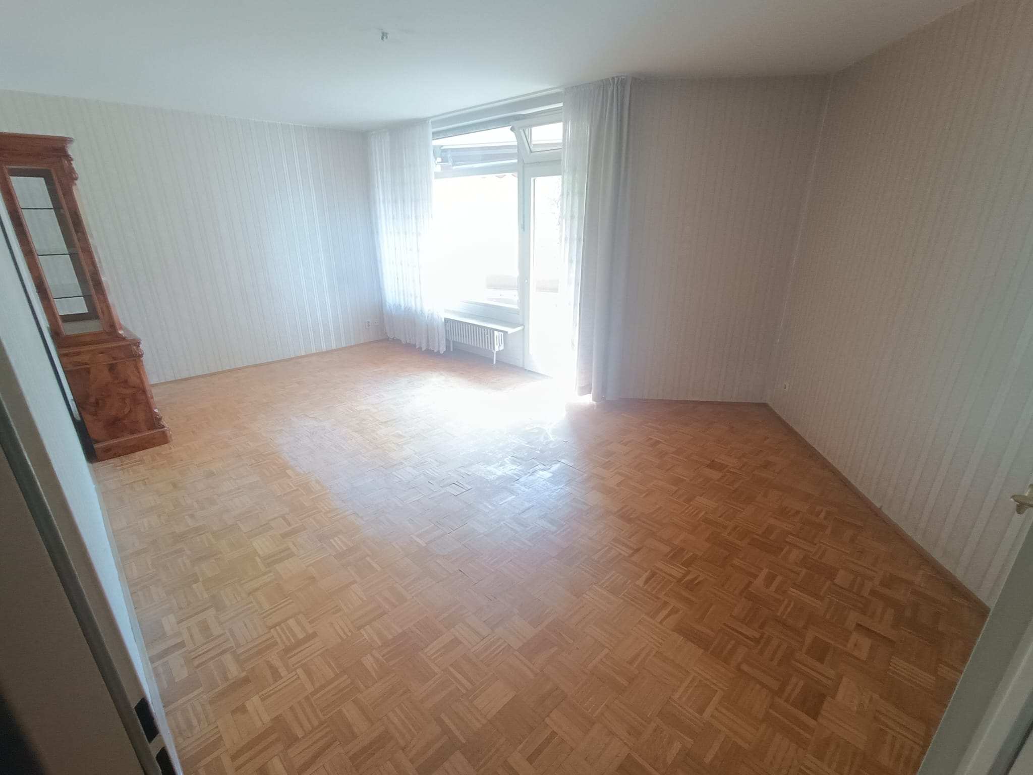 Entrümpelung Berlin — Wohnzimmer besenrein nach Räumung